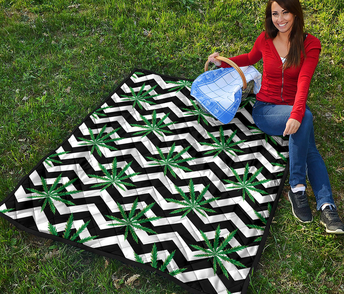 Zigzag Weed Pattern Print Quilt